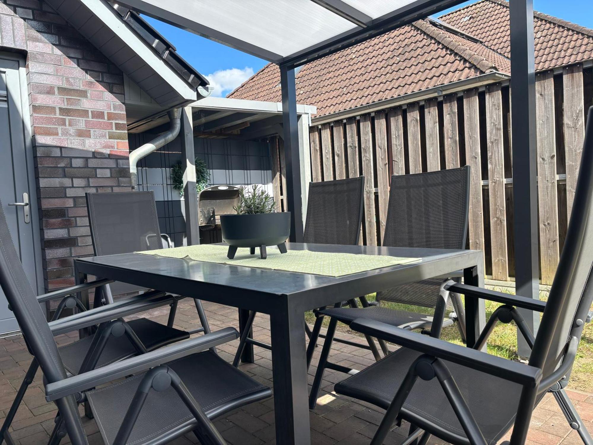 Apartment Modern Am Bowlingcenter Garten U Terrassenueberdachung